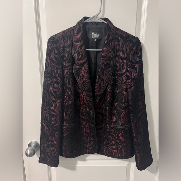 Patterned female jacket - Picture 2 of 4
